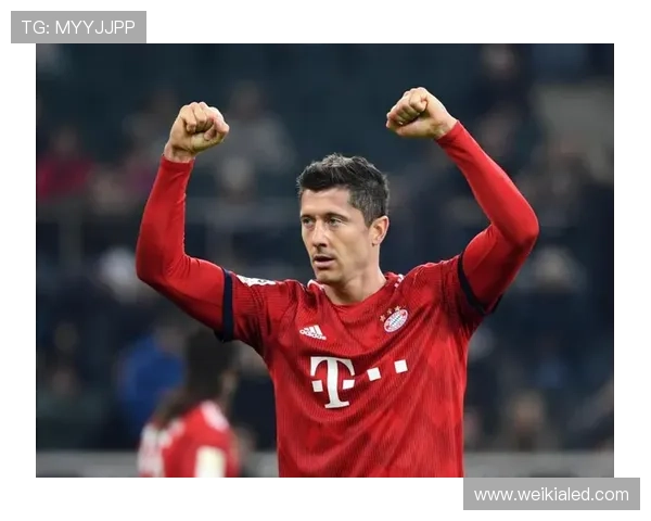 莱万364球排在五大联赛历史射手榜第4位，差1球追平盖德-穆勒